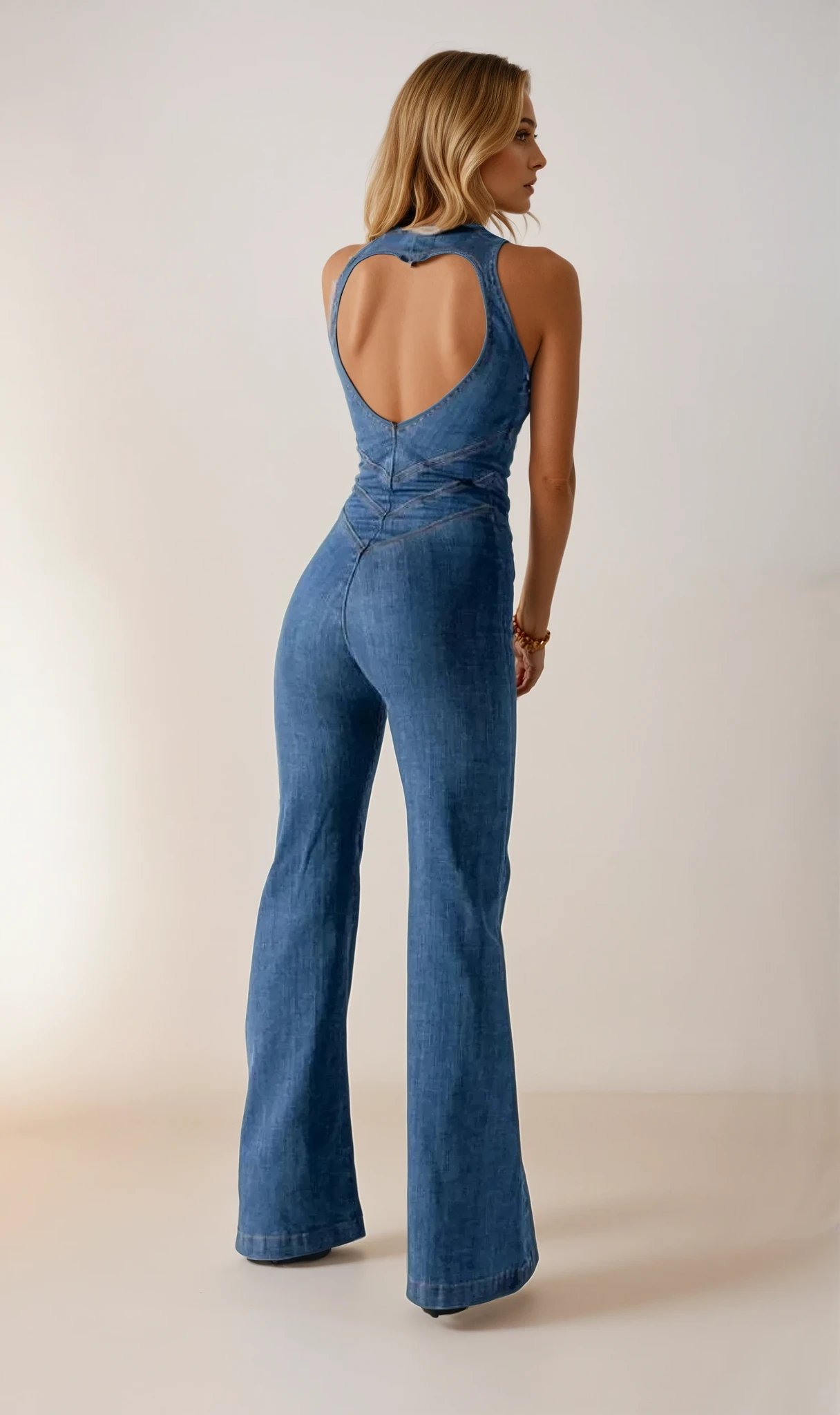 Trendiger Flared-Denim-Jumpsuit