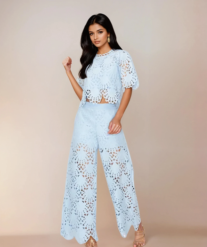 Eleganter Zweiteiler aus Häkelspitze