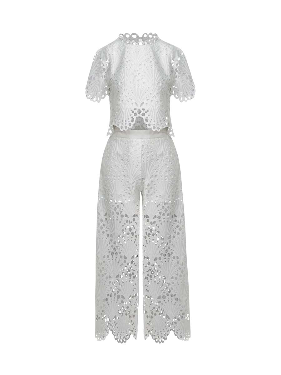 Eleganter Zweiteiler aus Häkelspitze