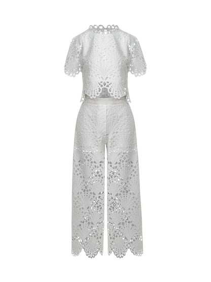 Eleganter Zweiteiler aus Häkelspitze