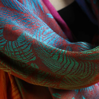 Weicher Premium-Schal mit kunstvollem Farbverlauf