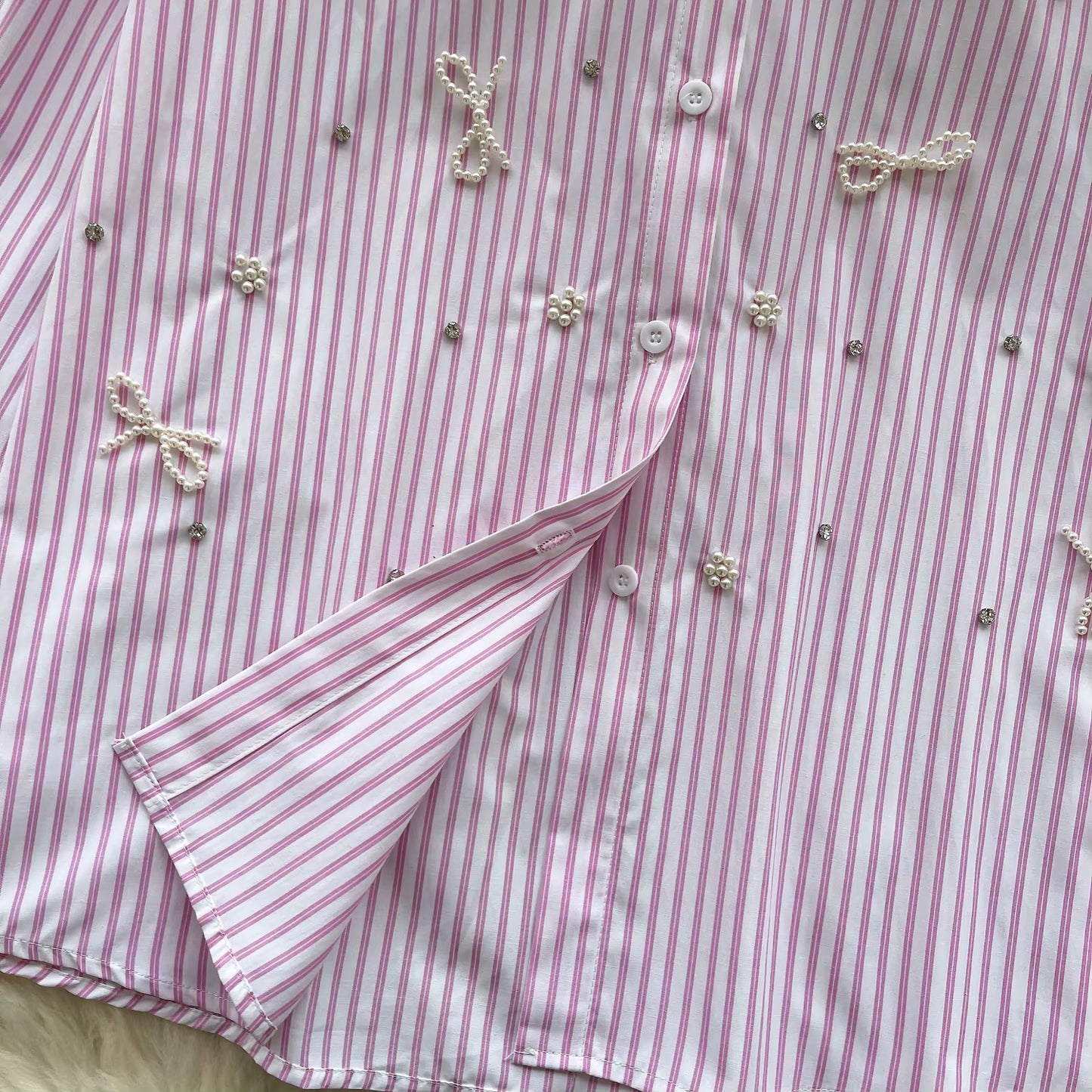 Perlen-Schleifen Bluse