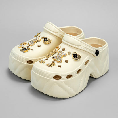 Luxus für jeden Schritt – Stylische Plateau-Clogs mit Glitzer-Details