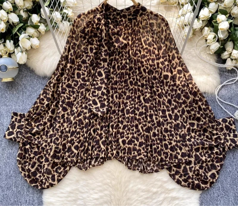 Elegante Bluse mit Schleife