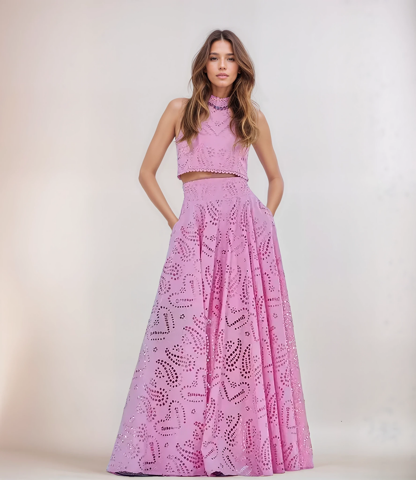 Maxirock und Crop-Top