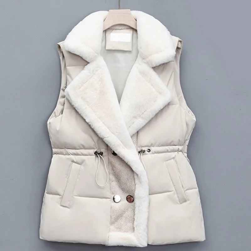 Elegante Winterweste mit kuscheligem Fellbesatz
