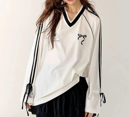 Stylisches V-Neck Jersey mit Streifen