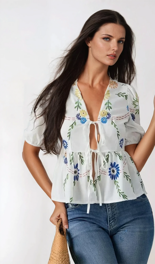 Elegante Bluse mit Blumenmuster – Kurzarm, Puffärmel, V-Ausschnitt & Schnürung